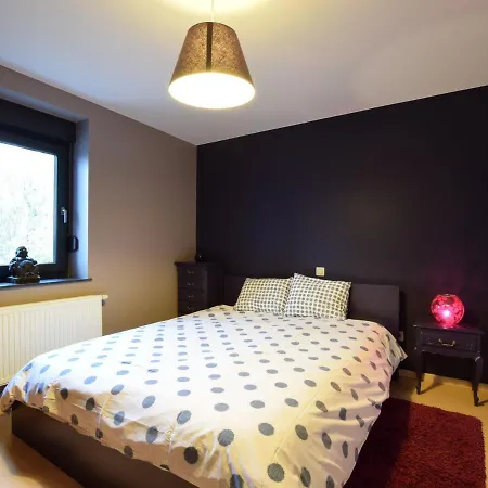 Luxury Cottage In Vaux-Sur-Sure With Jacuzzi Holiday home