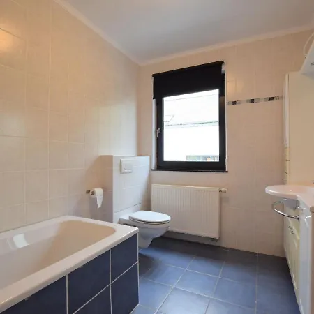Luxury In Vaux-sur-sure With Jacuzzi Morhet
