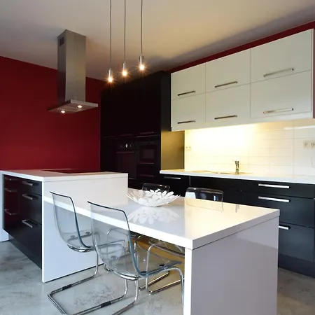 Luxury Cottage In Vaux-Sur-Sure With Jacuzzi Holiday home *